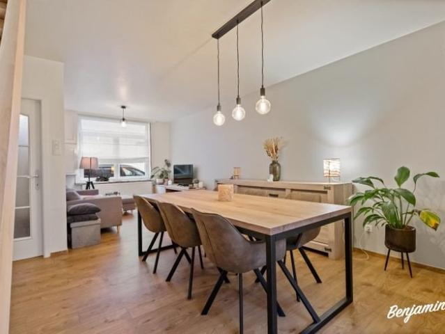 Maison de caractère avec 3 chambres et jardin en ville à Yp