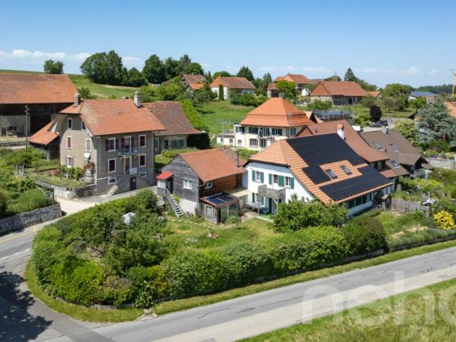 Maison de caractère avec 3 logements, jardin et vue ? fort potentiel