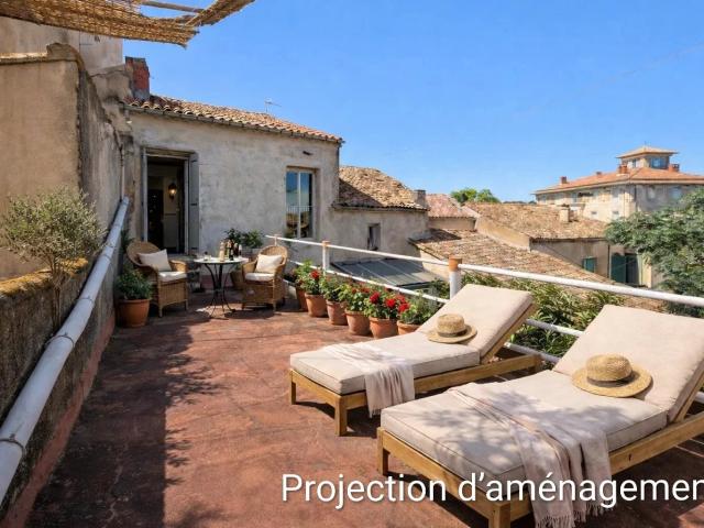 MAISON DE CARACTÈRE AVEC APPARTEMENT INDÉPENDANT, COUR INTÉRIEURE ET SOLARIUM ENTRE MONTPELLIER ET BÉZIERS
