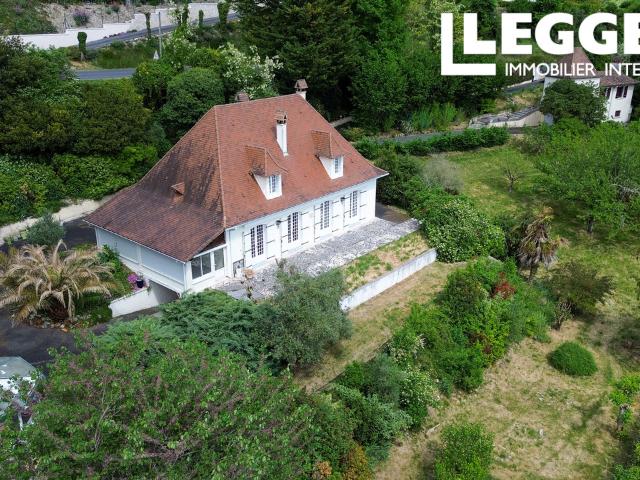 Maison de caractère avec gîte et vues dégagées