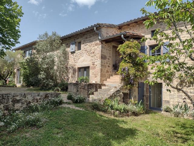 Maison de caractère avec gite et appartement 265 m² pisc. 265m² Vaour