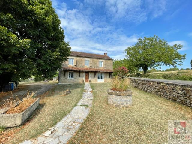 Maison de caractère avec gîte, garage et grand hangar 139m² Miers