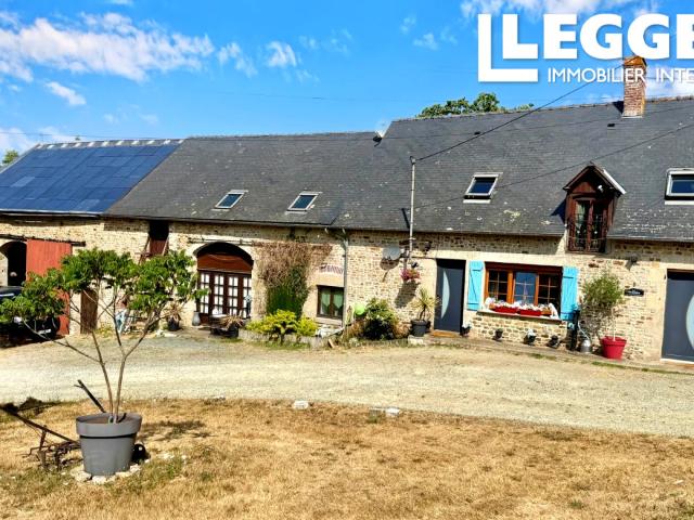 Maison de caractère avec gîte indépendant, granges et 1,14 hectare de terrain