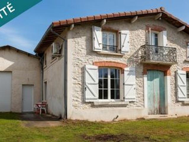 Maison de caractère avec grand hangar