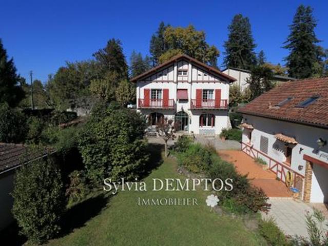 Maison de caractère avec dépendance – 9 pièces – 274 m² – Salies de Béarn
