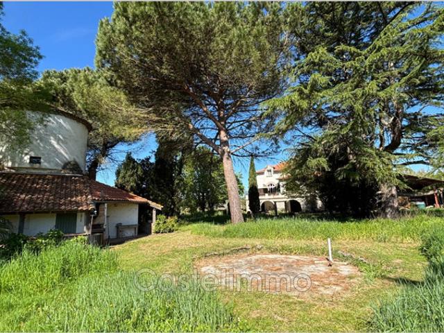 Maison de caractère avec dépendance et gîte sur 15 060 m²