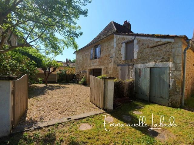 Maison de caractère avec dépendance, patio, jardin et jacuzzi – Saint Georges de Montclard, 20/25 min de Bergerac