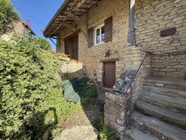 Maison de caractère avec dépendances et ancienne saboterie 121m² Tournus