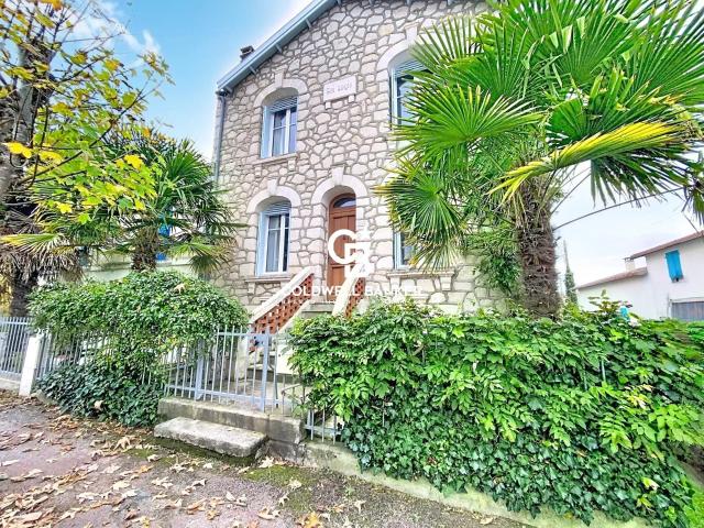 Maison de caractère avec jardin – À deux pas de la plage et. 180m² Fouras