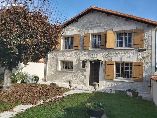 Maison de caractère avec Jardin et Garage