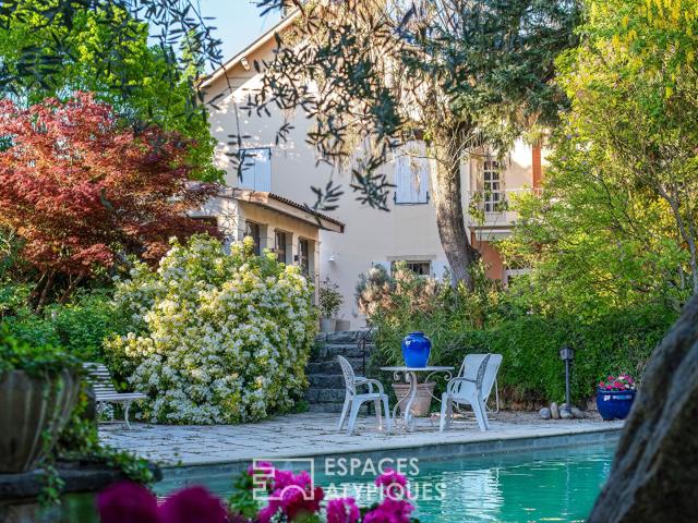 Maison de caractère avec jardin paysagé et atelier orangerie. 280m² Crest