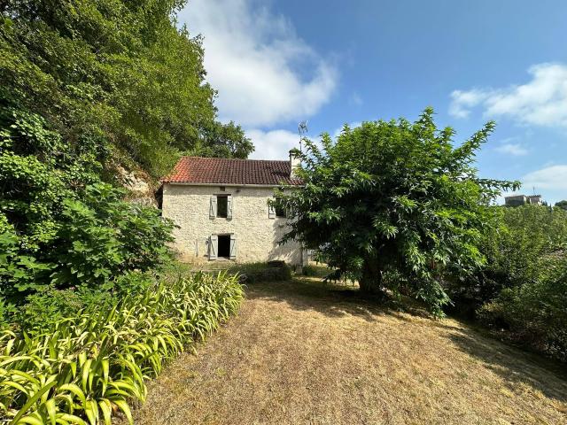 Maison de caractère avec jardin Roquecor