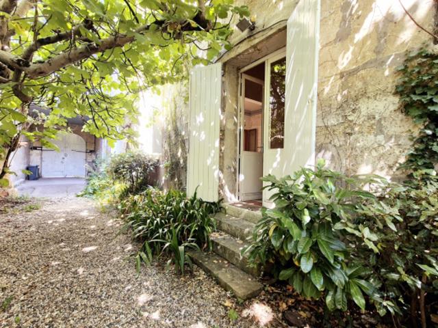 MAISON DE CARACTÈRE AVEC PARKING BX BARRIERE DU MEDOC