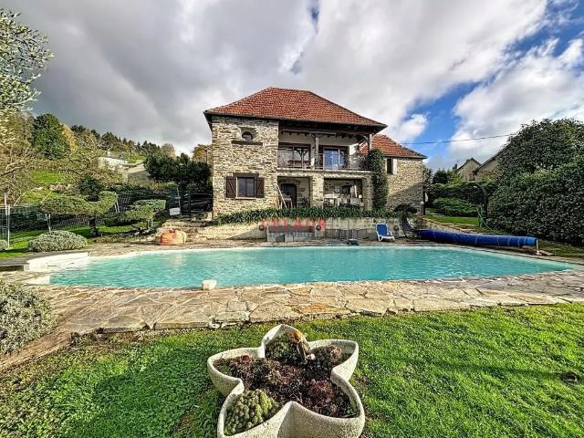 Maison De Caractere Avec Piscine Et Vue 118m² Beaulieu sur Dordogne