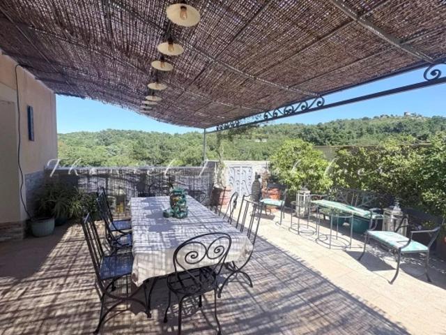 Maison de caractère avec piscine et garage à vendre à La Garde Freinet