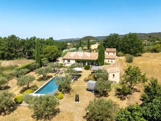 Maison de caractère avec piscine et maison d'amis, au calme