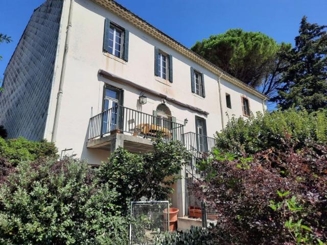 Maison de caractère avec piscine et source 202m² Saint Pons de Thomières