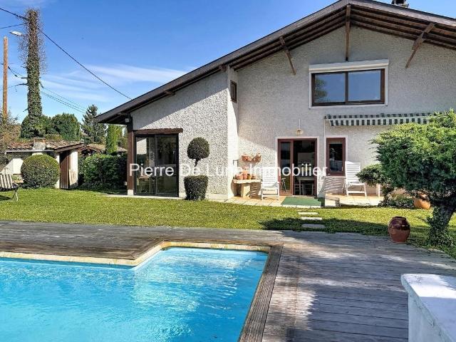Maison de caractère avec piscine proche de Pérouges 159m² Saint Maurice de Gourdans