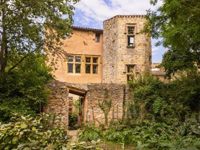 Maison de Caractère avec Tour du XVIIe siècle – Un Trésor Hi. 180m² Alet les Bains