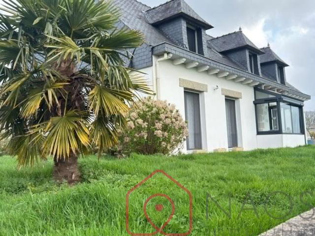 Maison de caractère avec vaste terrain – Guern