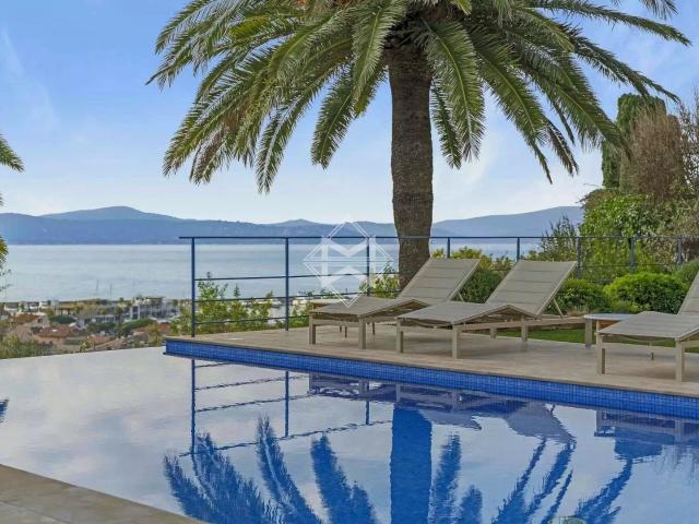 Maison de caractère avec vue mer panoramique, à pied du cent. 263m² Sainte Maxime