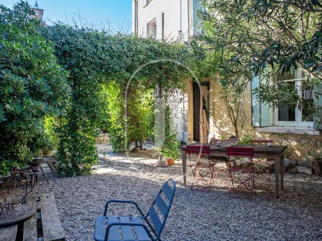 Maison de caractère avec vue à vendre au coeur de Sablet 165m² Sablet