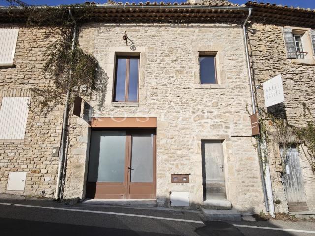 Maison de caractère avec vue exceptionnelle à Gordes – Usage. 115m² Gordes