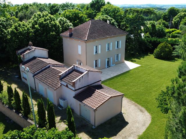 Maison de caractère aux portes d'Albi 198m2 habitables, 97m2 de combles aménageables