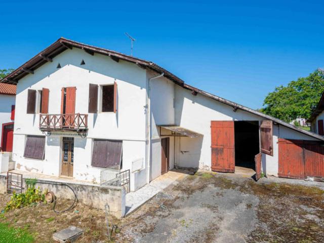 Maison de caractère à fort potentiel à labets biscay !