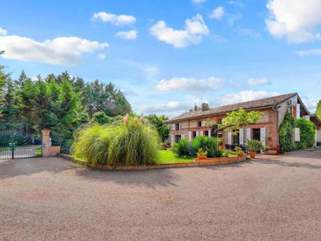 Maison de caractère à Merville: Domaine d'exception et espace pour chevaux
