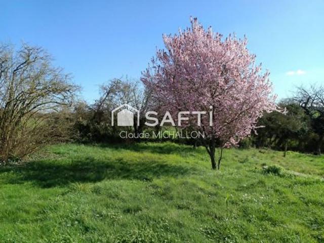 Maison de caractère à rénover – 120 m² habitables sur 3 500 m² de terrain – 44660 ROUGE