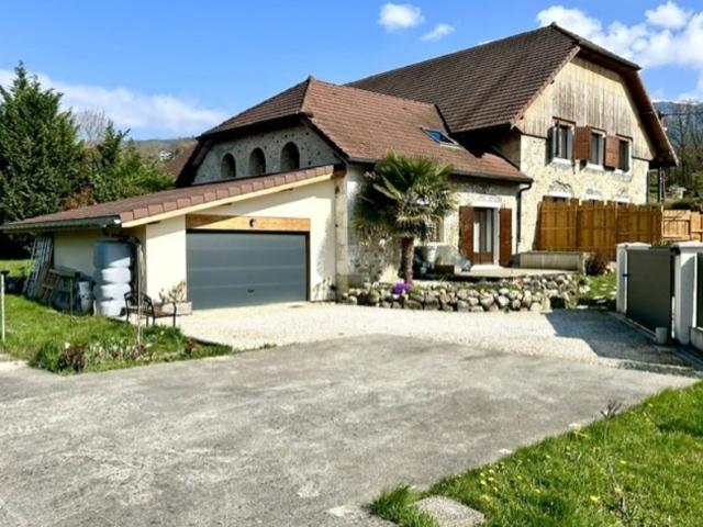 Maison de caractère à vendre 10 pièces ALBY SUR CHERAN 74