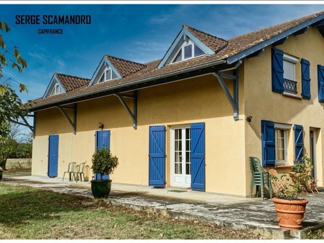 Maison de caractère à vendre 5 chambres 3 salons 7 pièces ESCANECRABE 31