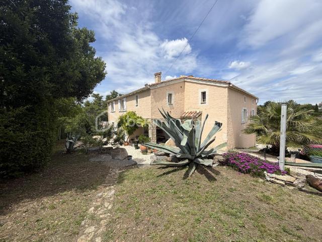 MAISON DE CARACTÈRE + APPARTEMENT INDÉPENDANT RENTABLE – SAINT JULIEN LES ROSIERS