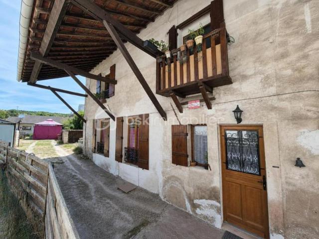 Maison de caractère – Beaux volumes, 3 chambres et jardin