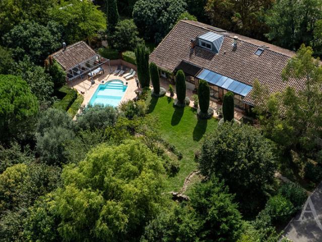 Très belle Maison de caractère du XVIIIe siècle à Pin Balma de 344 m² avec piscine sur un parc arboré de 4 900 m²