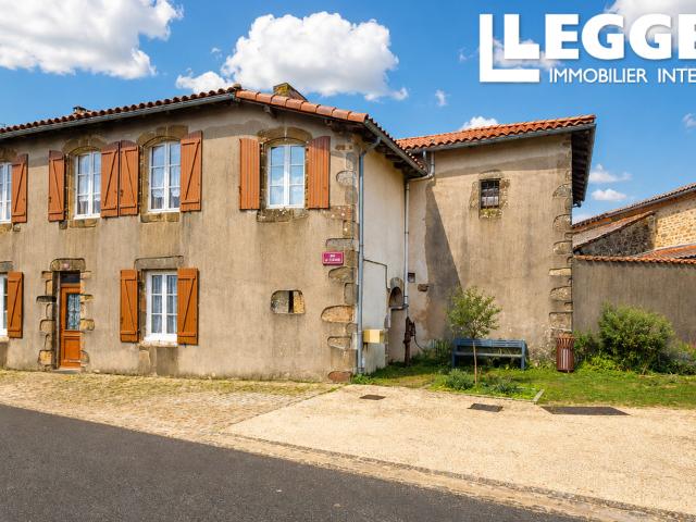 Maison de caractère de village avec dépendances – excellent potentiel de développement, proche de Confolens