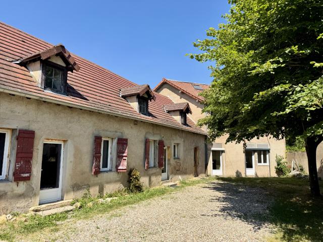 Maison de caractère de 220 m2 avec dépendances et 1 659 m2 de terrain