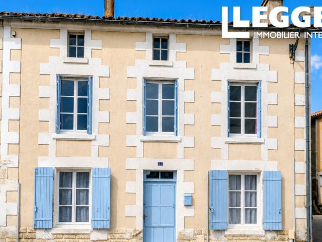Maison de caractère de 3 chambres avec grange, grenier et beau potentiel à Verruyes