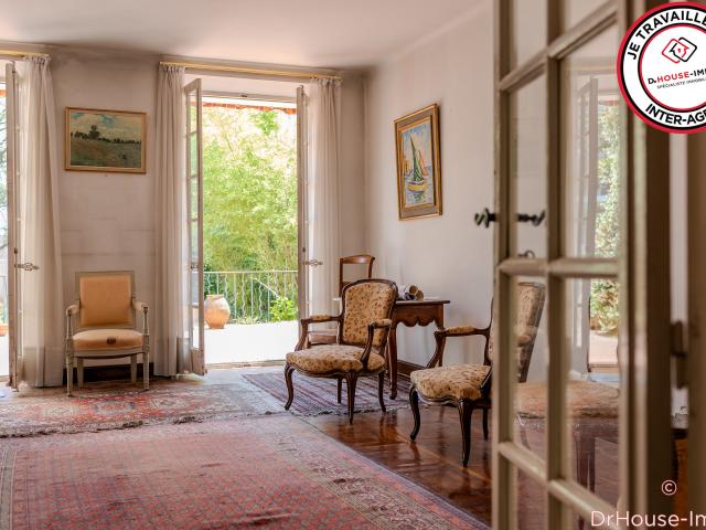 MAISON DE CARACTÈRE DE 400 M² AVEC JARDIN ET FORT POTENTIEL