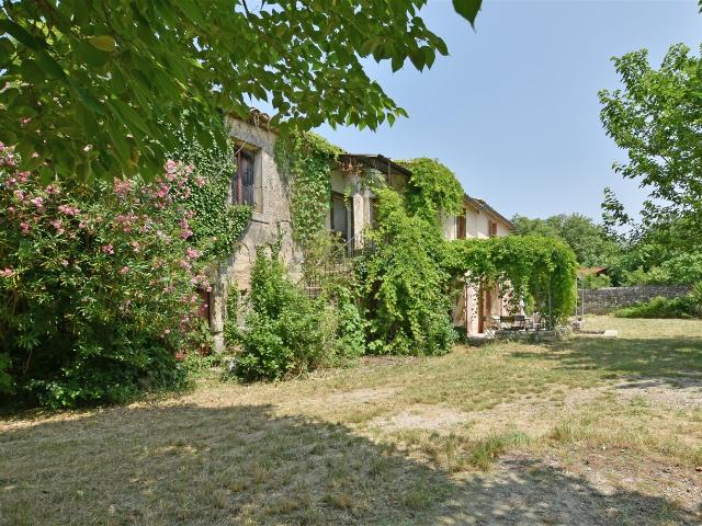 Maison de caractère d'env. 257m2 + logement d'env. 35m2 terrain d'env. 1355m2