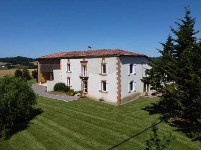 Maison de caractère, dépendance, 1,9ha