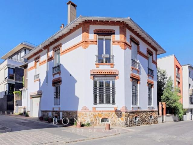 MAISON DE CARACTÈRE ET ATELIER D'EXCEPTION