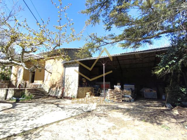 Maison de caractère et hangar sur 4 500m2