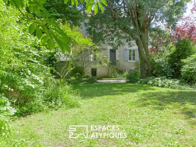 Maison de caractère et jardin bucolique en centre ville 225m² Blois