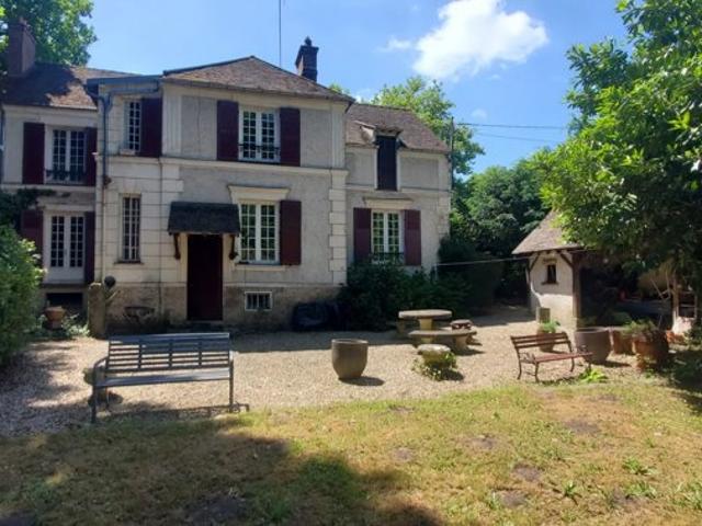 MAISON DE CARACTERE ELEVEE SUR CAVE ET 1703 M² DE TERRAIN