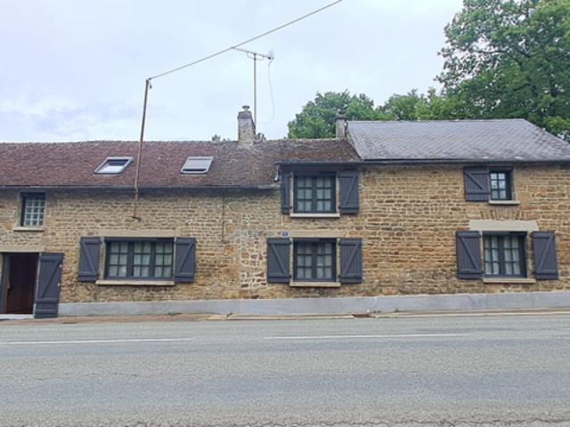 Maison de caractère en pierre ? 139 m² ? Saint Pierre des Nids 53