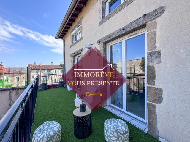 Maison de caractère en pierres 209 m2 habitables Volumes généreux et prestations récentes