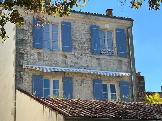 Maison de caractère en plein centre