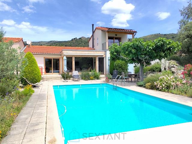 Maison de caractère entièement rénovée avec gîte, chambre d'hôtes, piscine et revenus locatifs